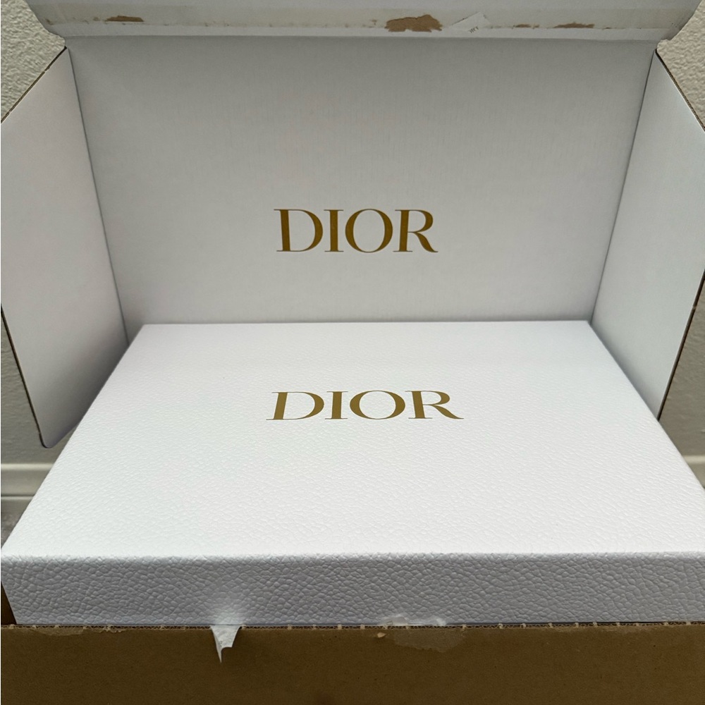 Christian DIOR White Pebble Textured Gift Box  12.5” X 9” X 4.5” With Card